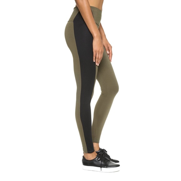 SPANX Pants - Spanx Textured Side Panel Leggings